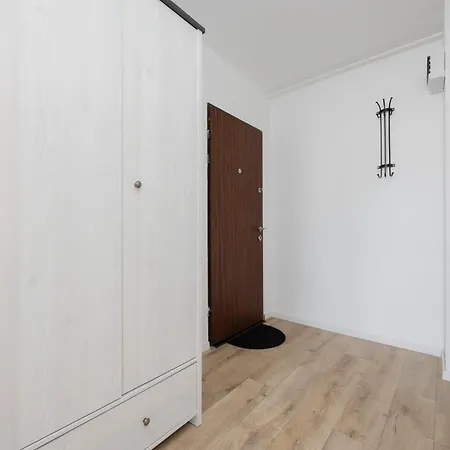 Kondratowicza Close To Metro Station By Renters