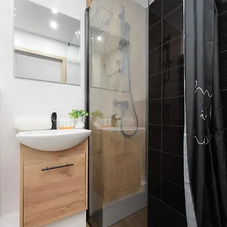 Apartment Kondratowicza Close To Metro Station By Renters *