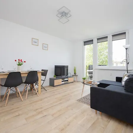 Kondratowicza Close To Metro Station By Renters
