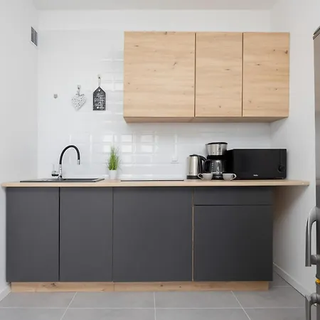 Kondratowicza Close To Metro Station By Renters Apartment *